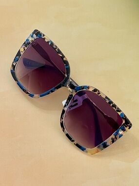 Free People Square Retro Cat Eye Floral Sunglasses - Gradient Purple Lenses